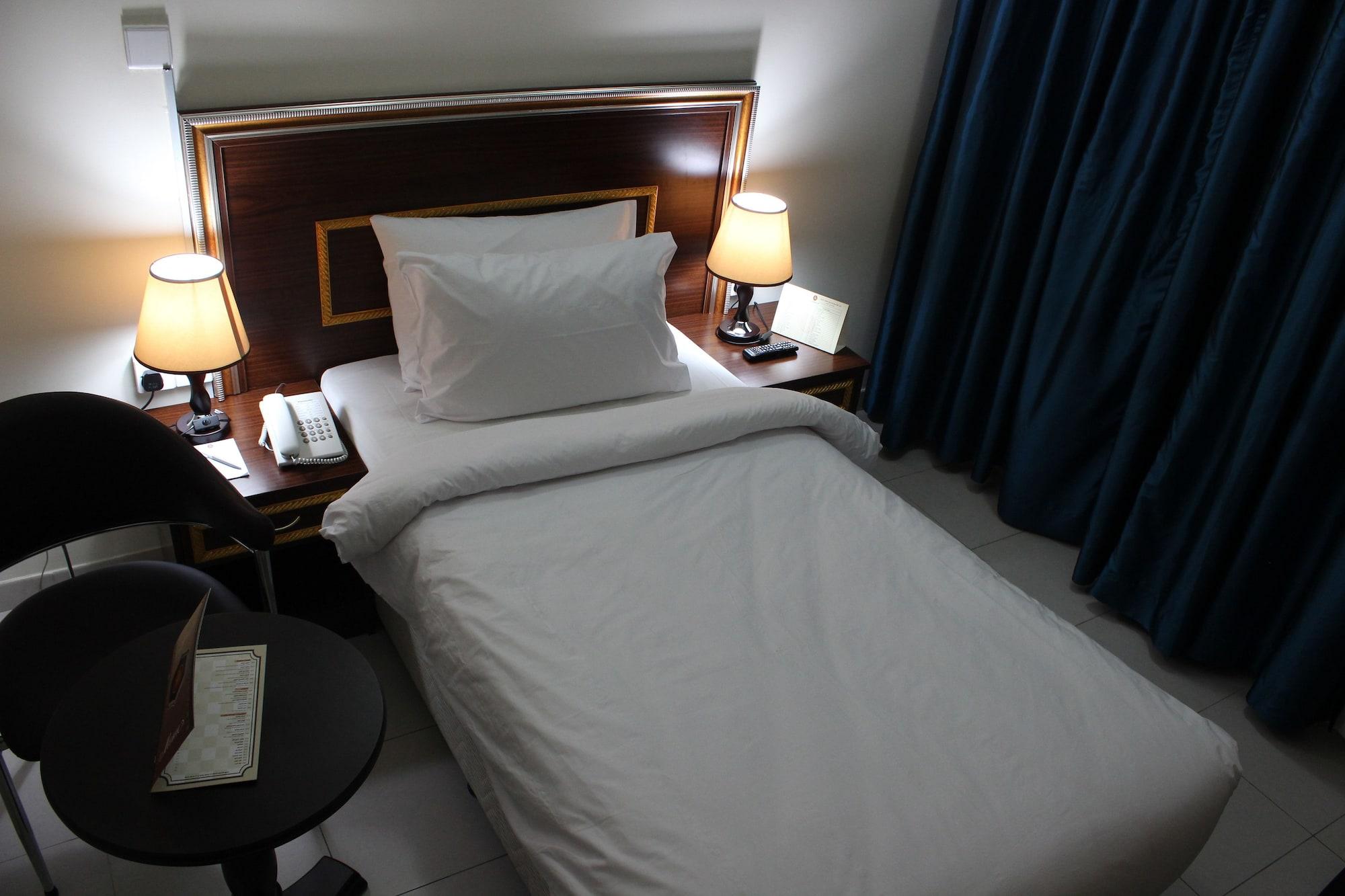 Montreal Naif Hotel Dubai Exterior photo