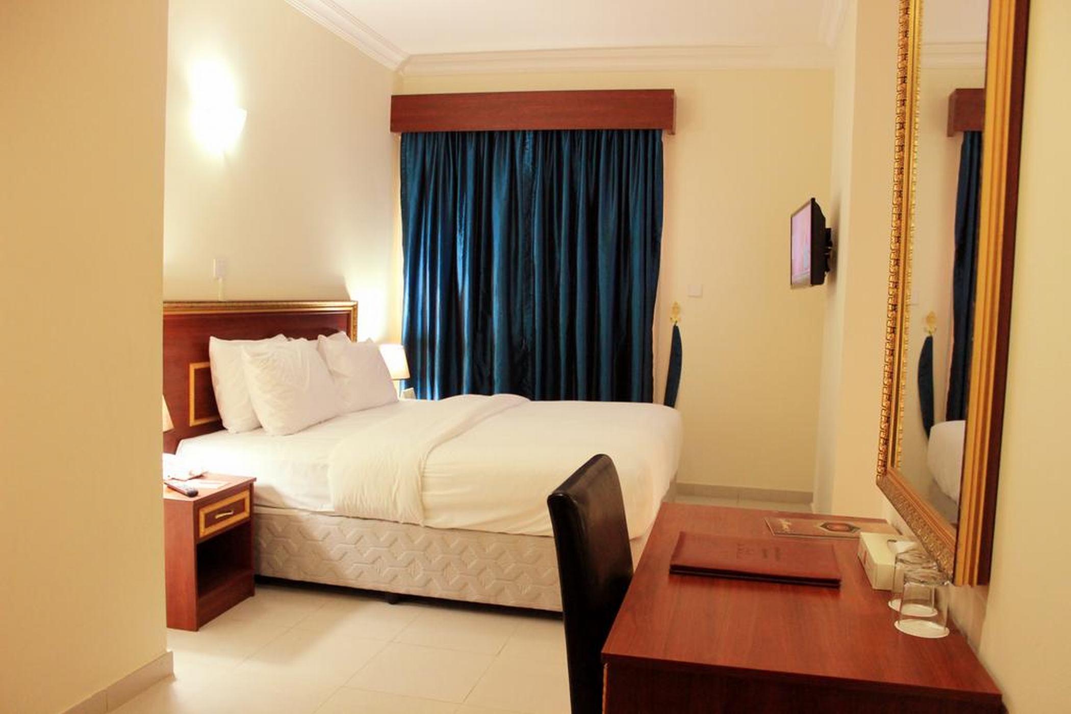 Montreal Naif Hotel Dubai Exterior photo