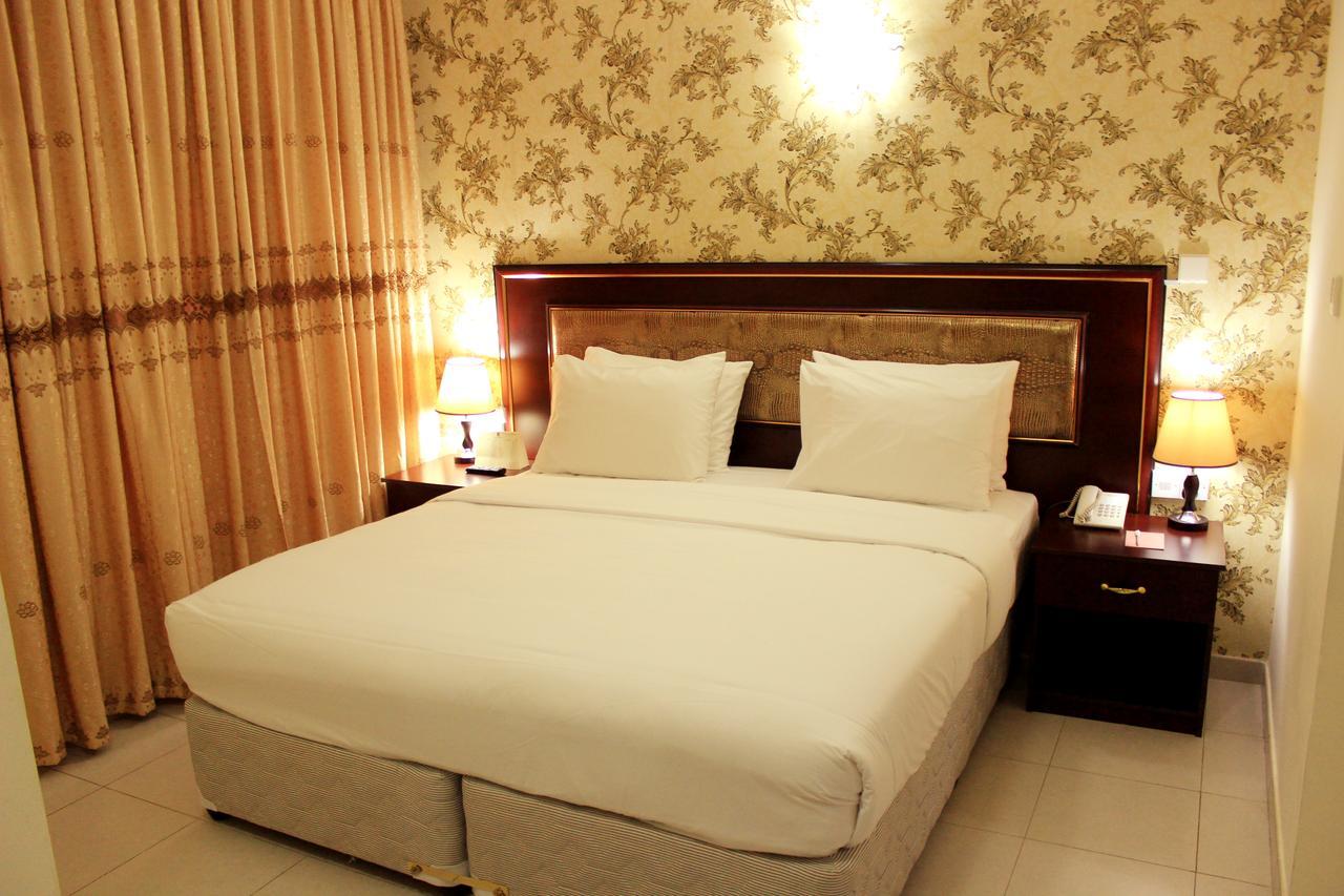 Montreal Naif Hotel Dubai Exterior photo