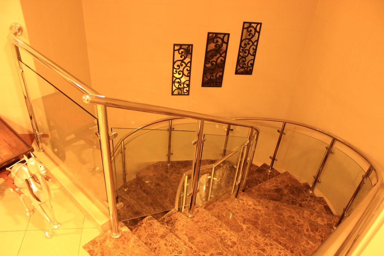 Montreal Naif Hotel Dubai Exterior photo