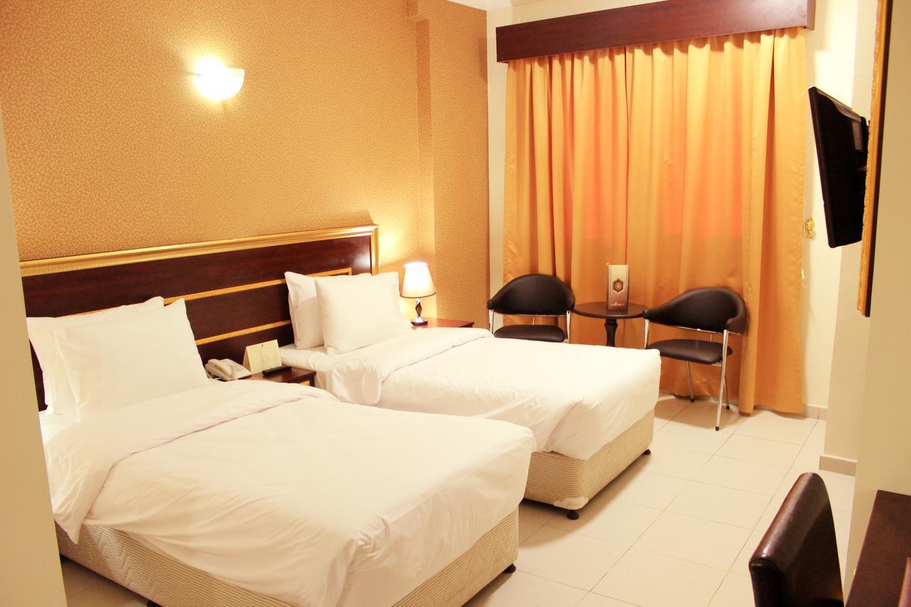 Montreal Naif Hotel Dubai Exterior photo