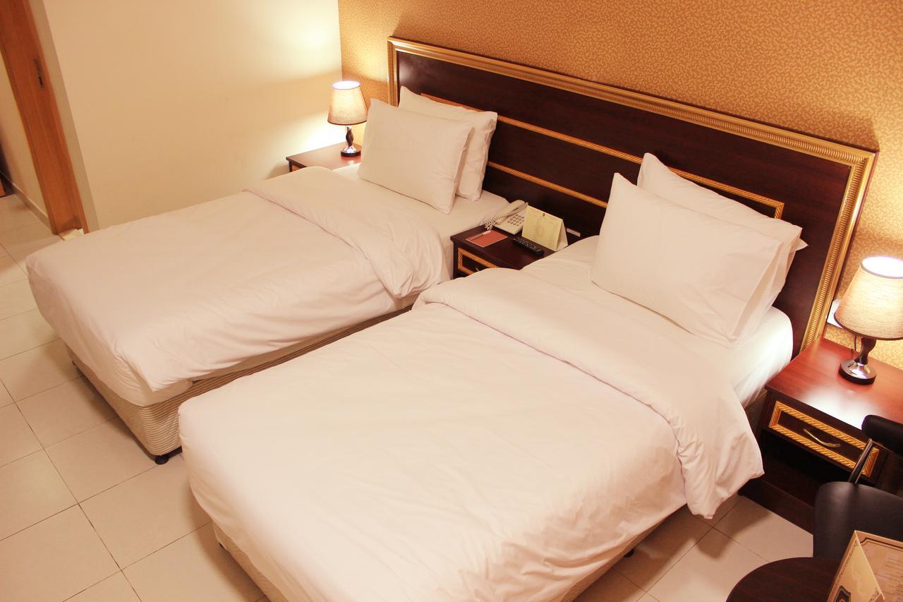 Montreal Naif Hotel Dubai Exterior photo