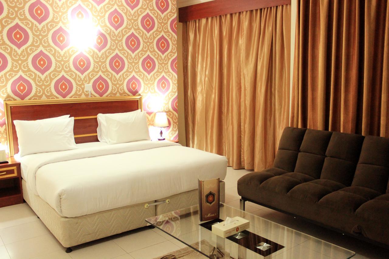 Montreal Naif Hotel Dubai Exterior photo