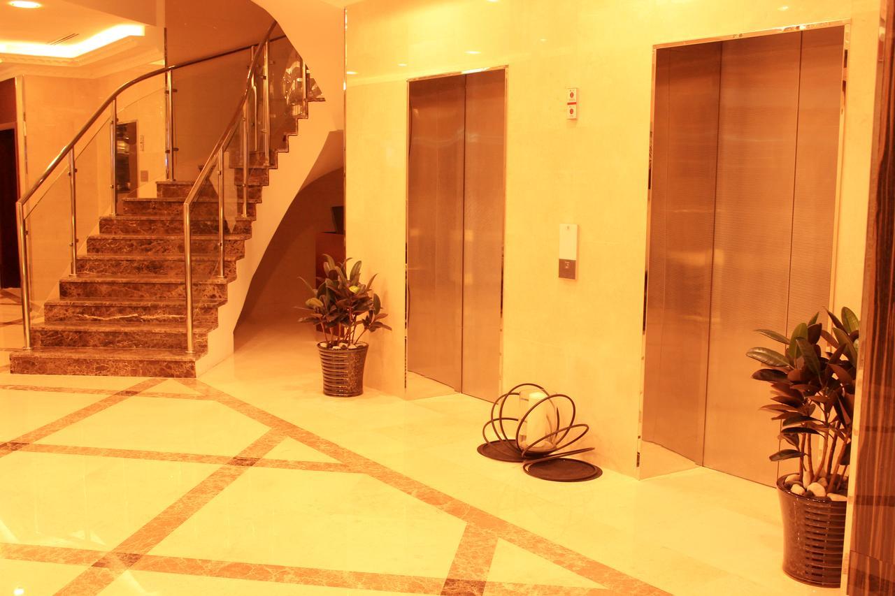 Montreal Naif Hotel Dubai Exterior photo