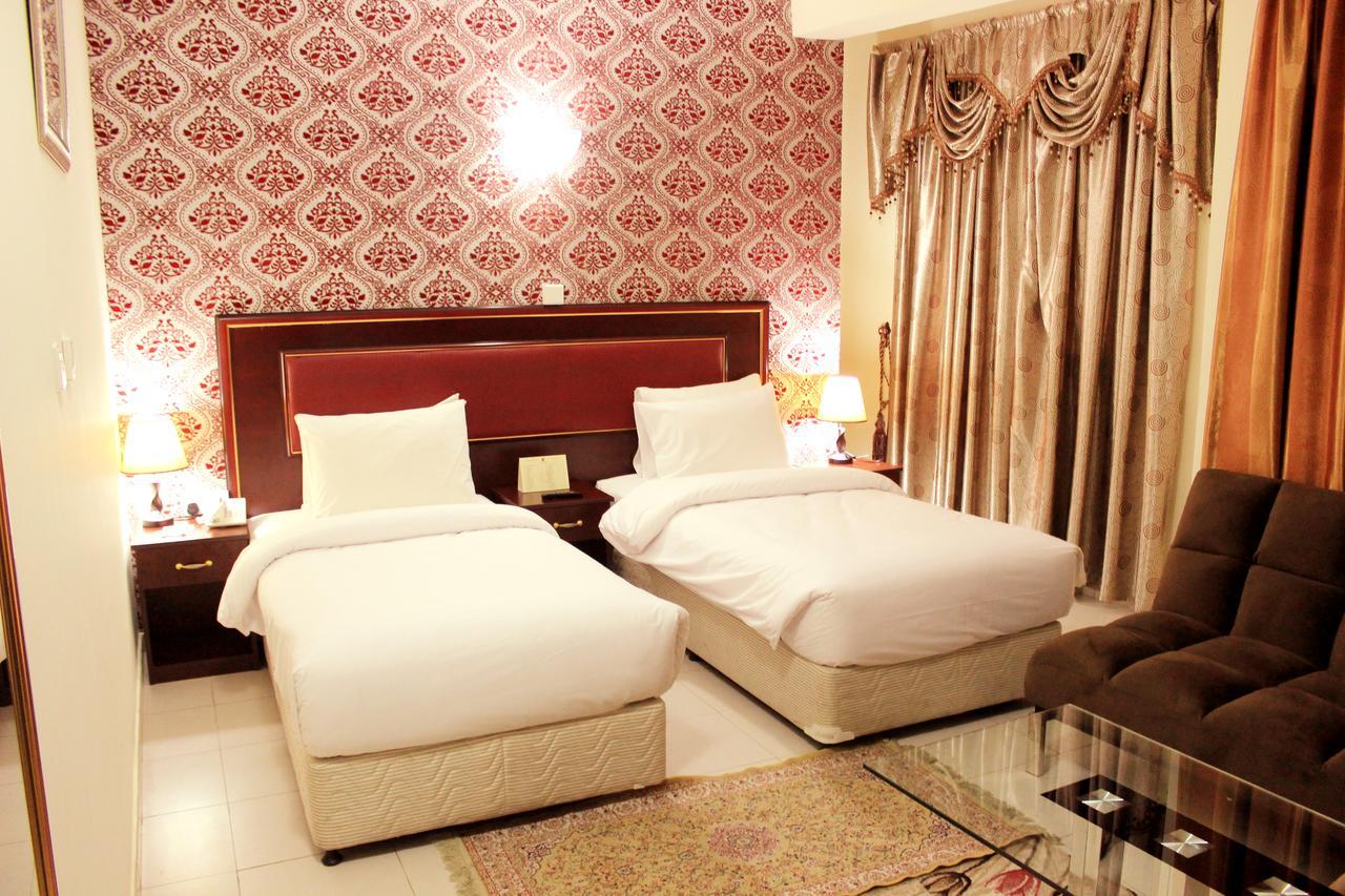 Montreal Naif Hotel Dubai Exterior photo