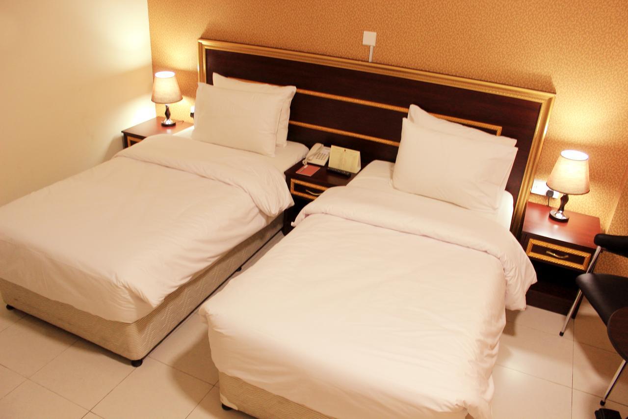 Montreal Naif Hotel Dubai Exterior photo