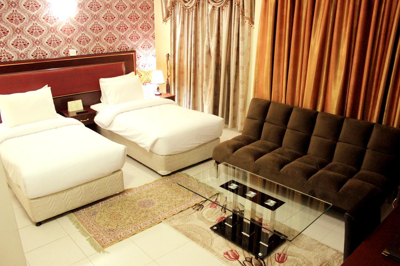 Montreal Naif Hotel Dubai Exterior photo