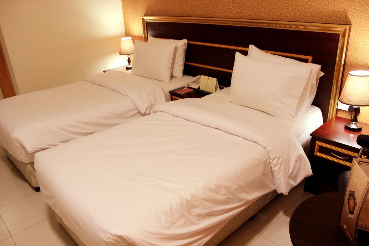 Montreal Naif Hotel Dubai Exterior photo